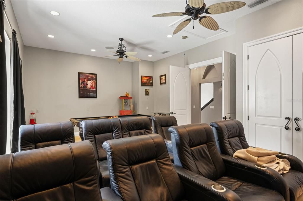 En Venta: $2,299,000 (6 camas, 5 baños, 6200 Pies cuadrados)