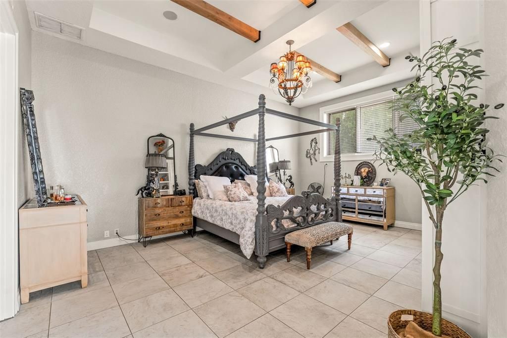 En Venta: $2,299,000 (6 camas, 5 baños, 6200 Pies cuadrados)