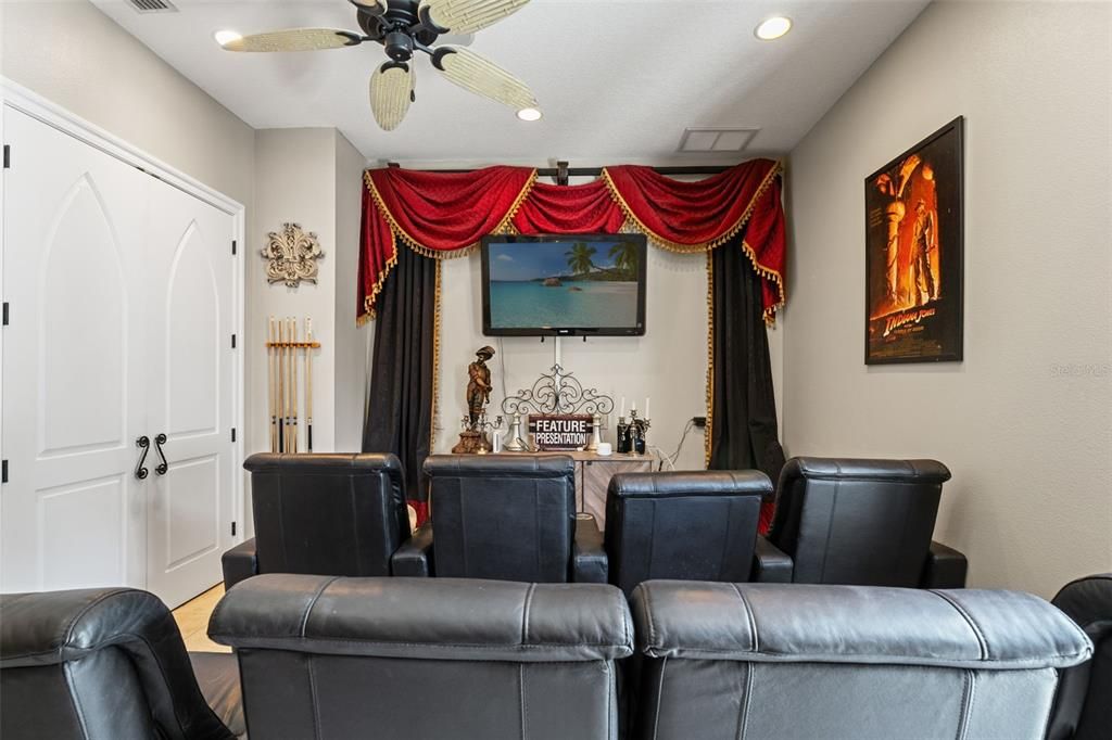 En Venta: $2,299,000 (6 camas, 5 baños, 6200 Pies cuadrados)