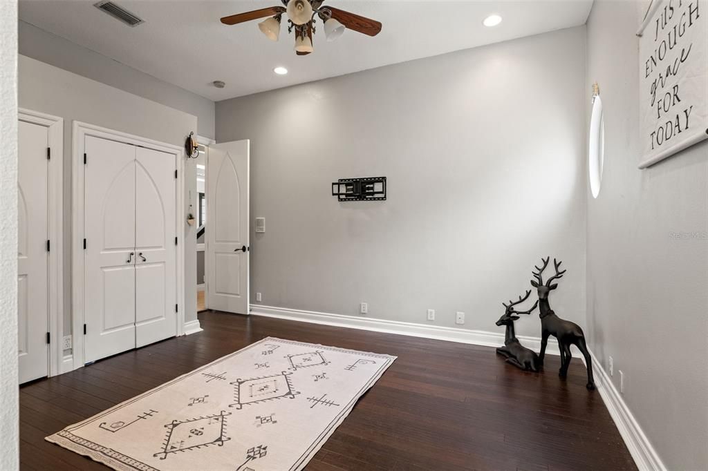 En Venta: $2,299,000 (6 camas, 5 baños, 6200 Pies cuadrados)