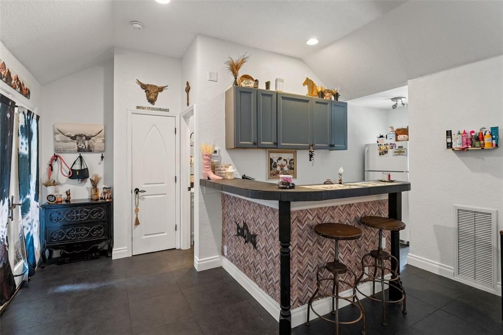 En Venta: $2,299,000 (6 camas, 5 baños, 6200 Pies cuadrados)