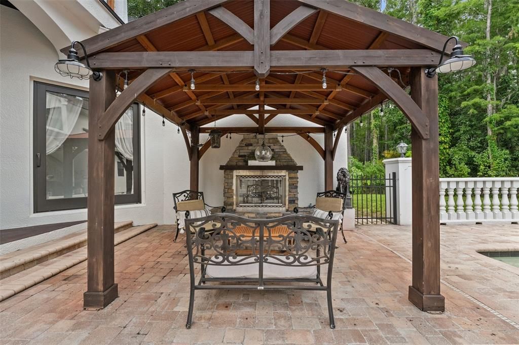 En Venta: $2,299,000 (6 camas, 5 baños, 6200 Pies cuadrados)