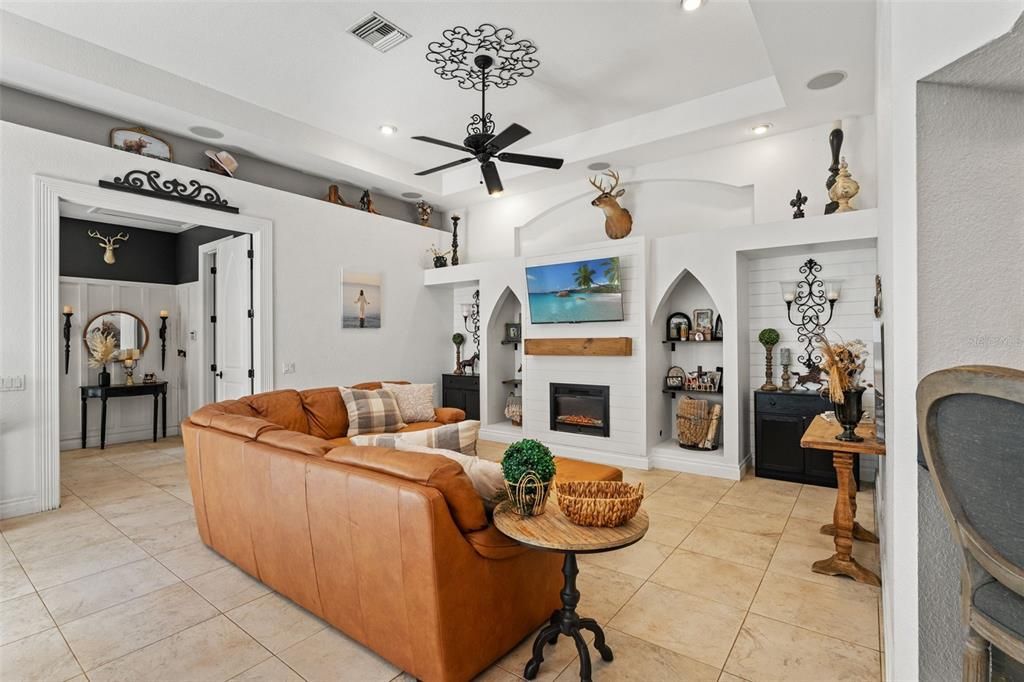 En Venta: $2,299,000 (6 camas, 5 baños, 6200 Pies cuadrados)