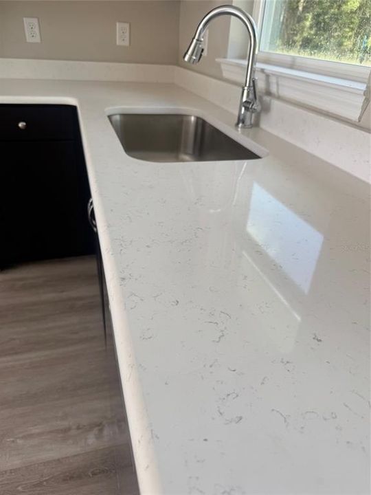 Active With Contract: $194,900 (3 beds, 2 baths, 1000 Square Feet)