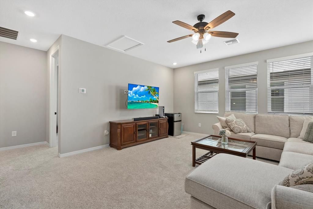 Active With Contract: $900,000 (4 beds, 4 baths, 3284 Square Feet)