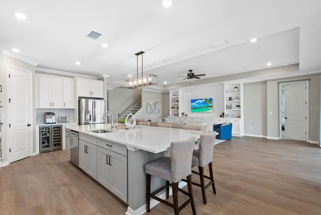 Active With Contract: $900,000 (4 beds, 4 baths, 3284 Square Feet)