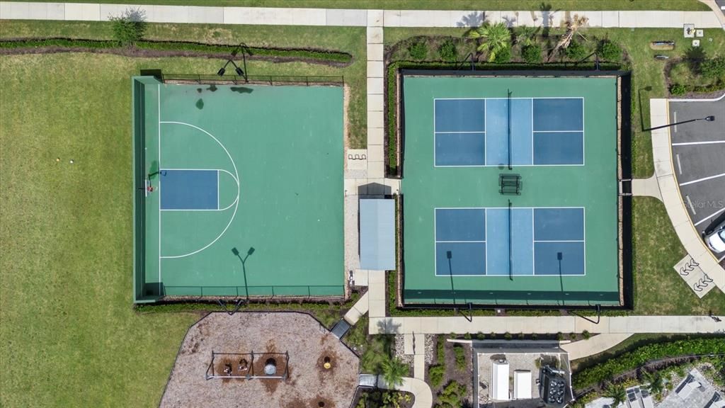 Active With Contract: $900,000 (4 beds, 4 baths, 3284 Square Feet)