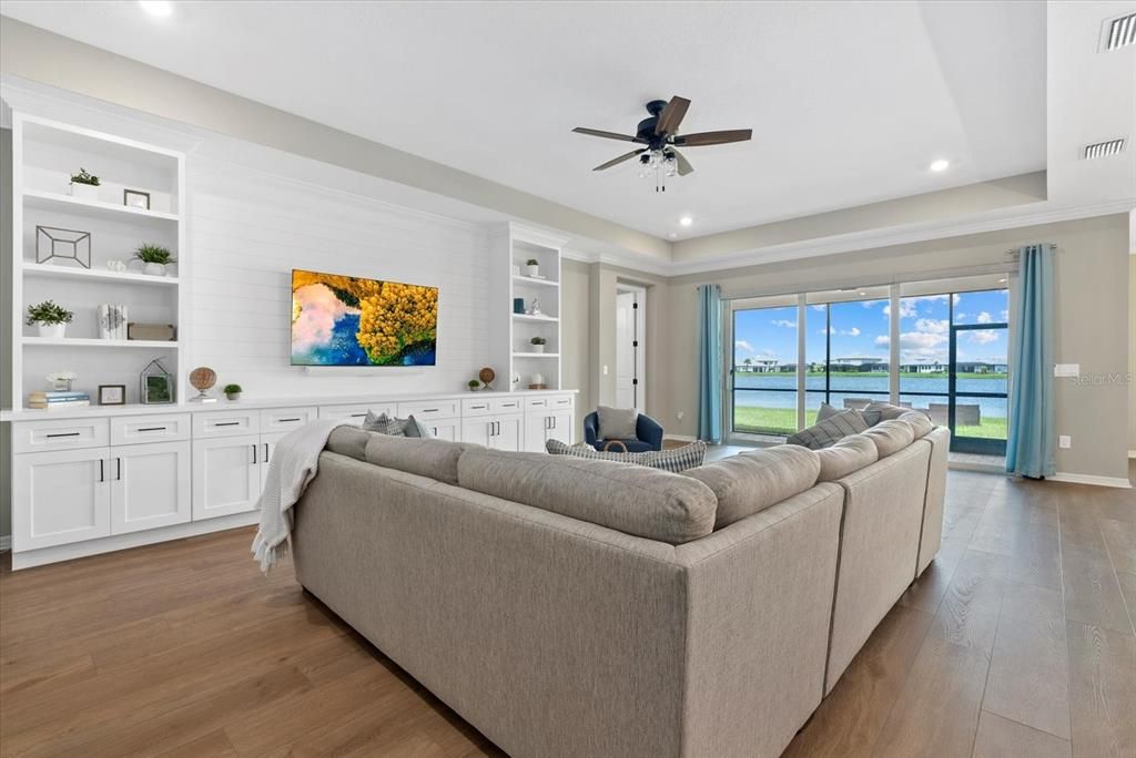 Active With Contract: $900,000 (4 beds, 4 baths, 3284 Square Feet)