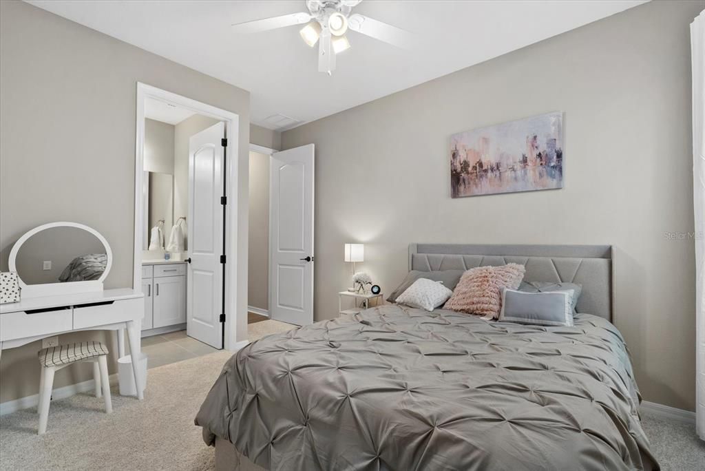 Active With Contract: $900,000 (4 beds, 4 baths, 3284 Square Feet)