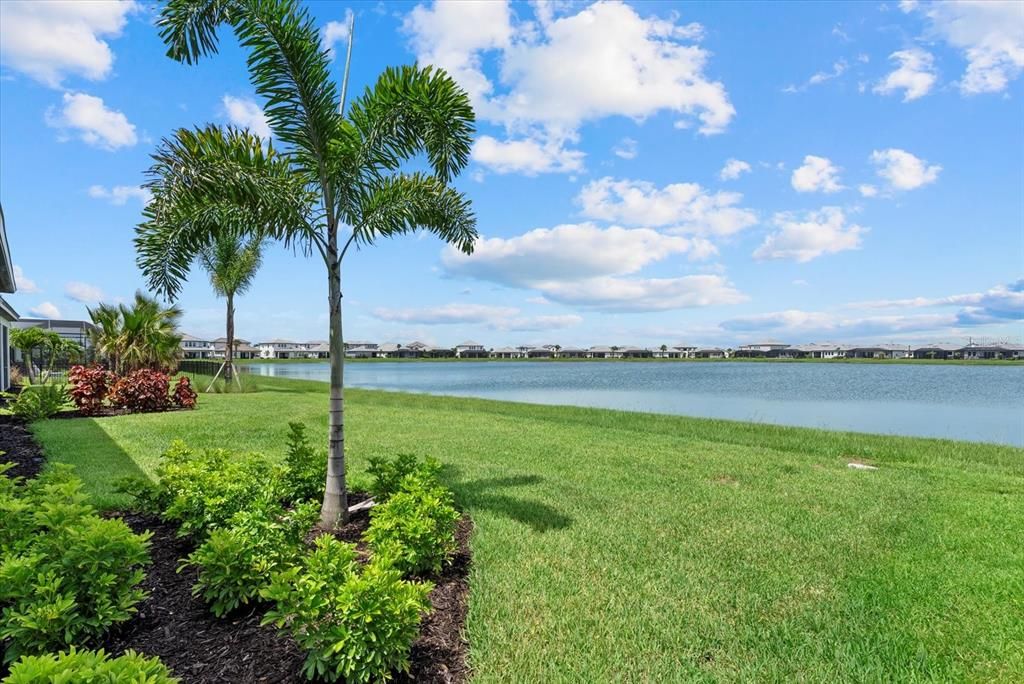 Active With Contract: $900,000 (4 beds, 4 baths, 3284 Square Feet)