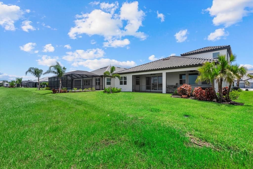 Active With Contract: $900,000 (4 beds, 4 baths, 3284 Square Feet)