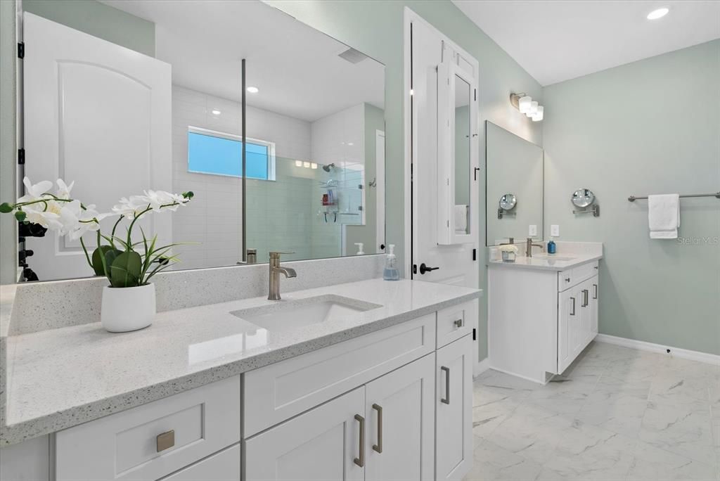 Active With Contract: $900,000 (4 beds, 4 baths, 3284 Square Feet)