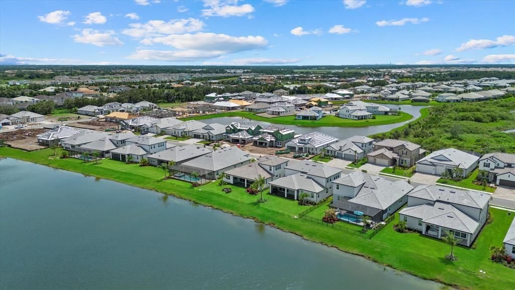 Active With Contract: $900,000 (4 beds, 4 baths, 3284 Square Feet)