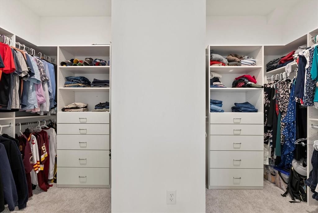 Active With Contract: $900,000 (4 beds, 4 baths, 3284 Square Feet)