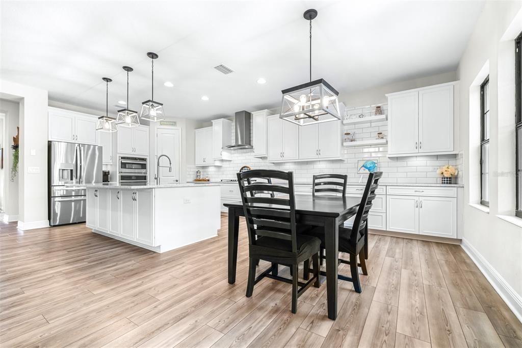 For Sale: $849,900 (5 beds, 4 baths, 3545 Square Feet)