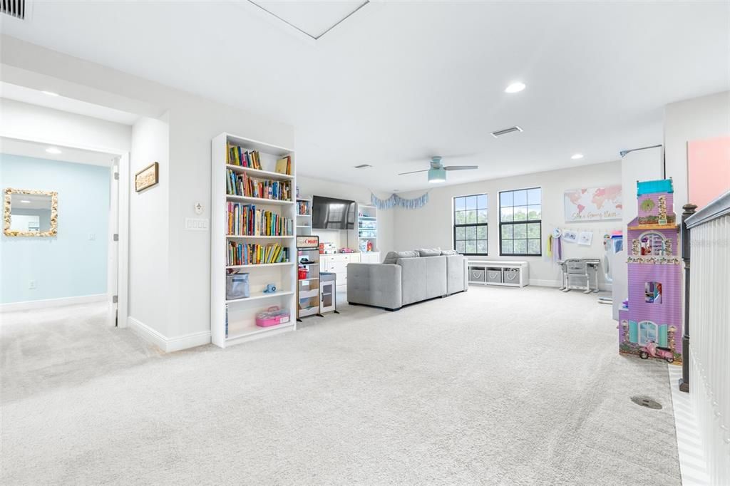 For Sale: $849,900 (5 beds, 4 baths, 3545 Square Feet)