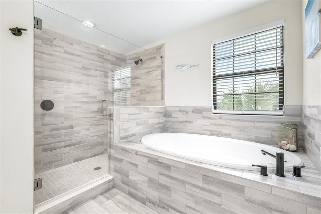 For Sale: $849,900 (5 beds, 4 baths, 3545 Square Feet)