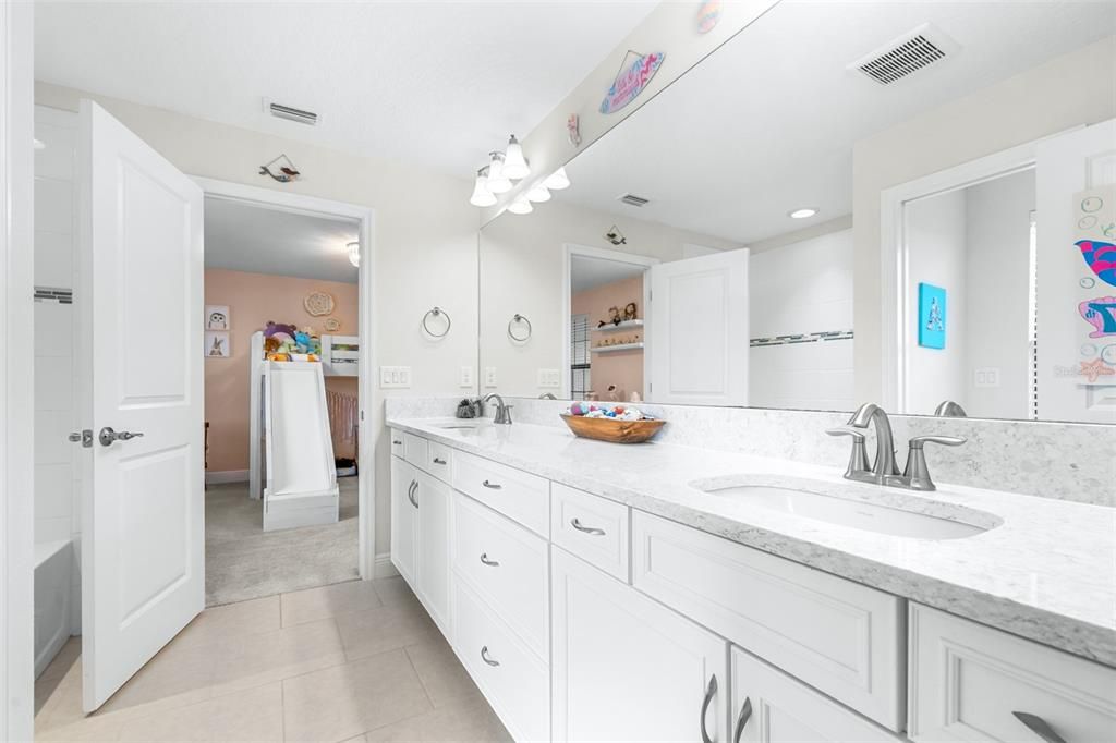 For Sale: $849,900 (5 beds, 4 baths, 3545 Square Feet)