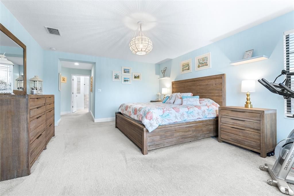 For Sale: $849,900 (5 beds, 4 baths, 3545 Square Feet)