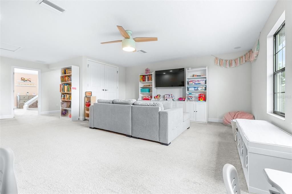 For Sale: $849,900 (5 beds, 4 baths, 3545 Square Feet)