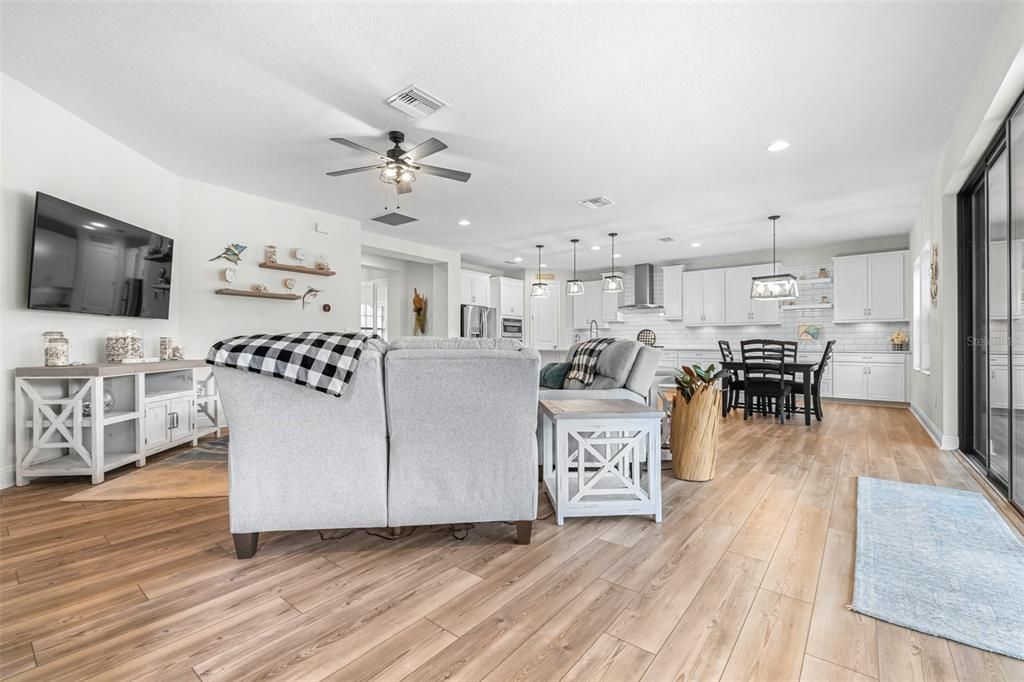 For Sale: $849,900 (5 beds, 4 baths, 3545 Square Feet)