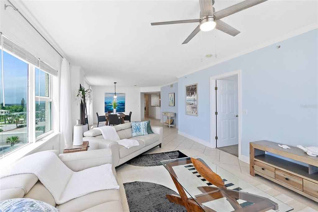 Active With Contract: $625,000 (3 beds, 3 baths, 2072 Square Feet)