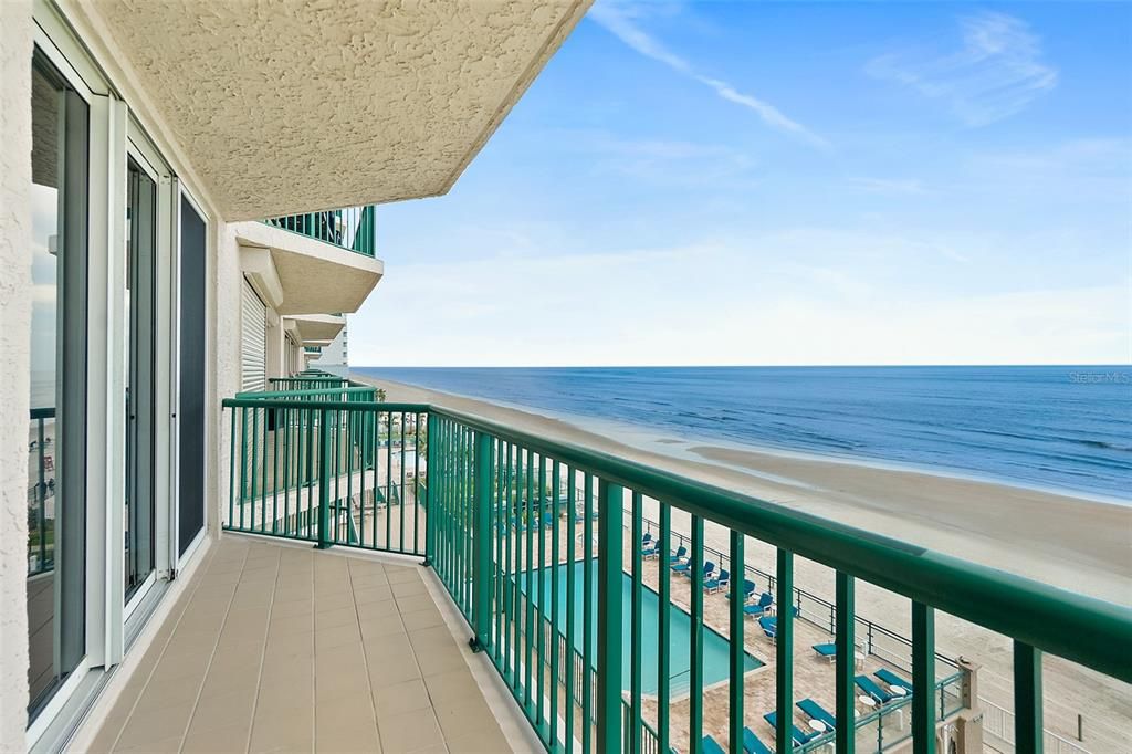 Active With Contract: $625,000 (3 beds, 3 baths, 2072 Square Feet)