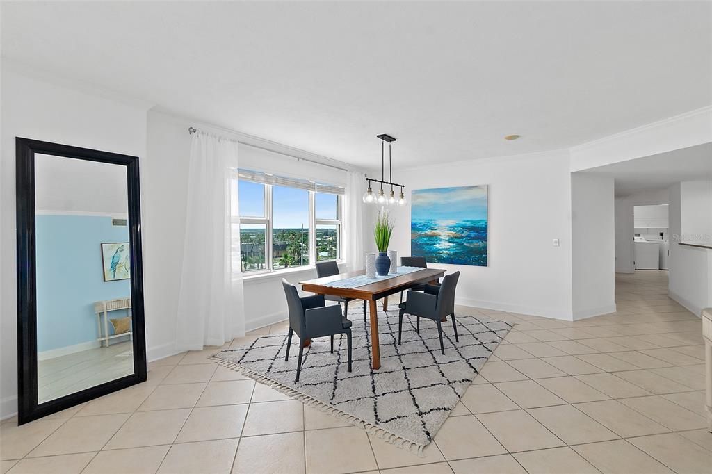 Active With Contract: $625,000 (3 beds, 3 baths, 2072 Square Feet)