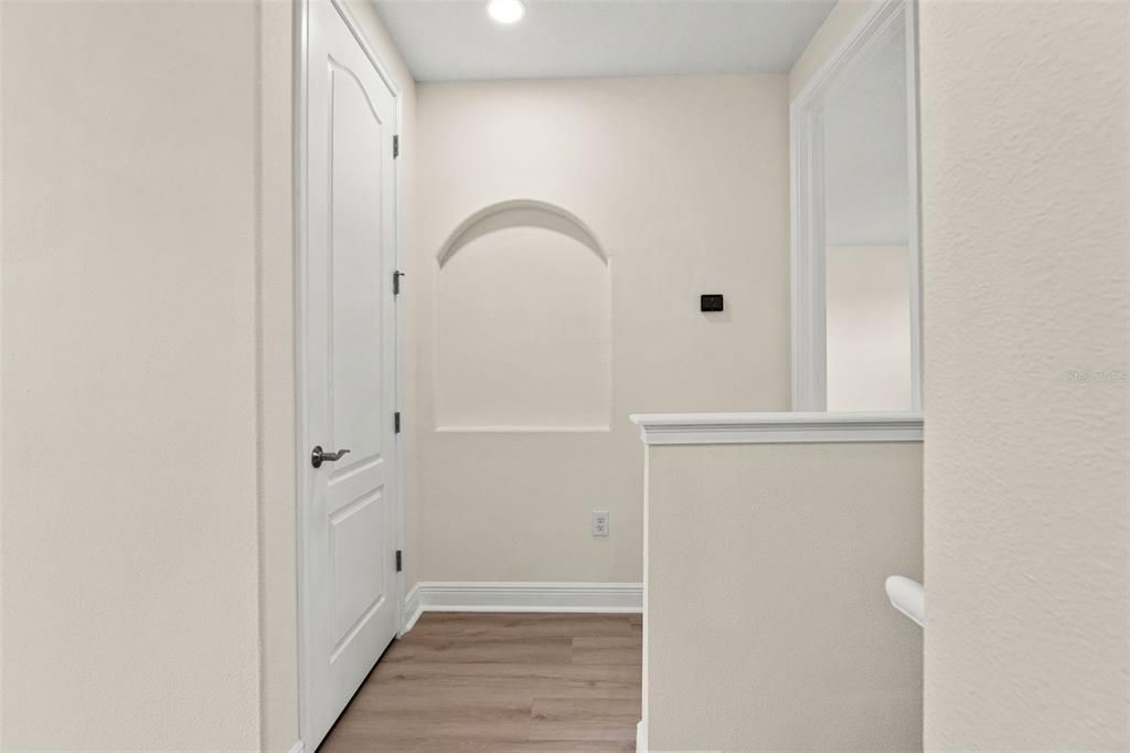 Activo con contrato: $434,000 (4 camas, 3 baños, 2552 Pies cuadrados)