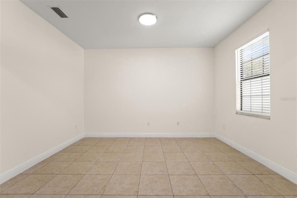 Activo con contrato: $434,000 (4 camas, 3 baños, 2552 Pies cuadrados)