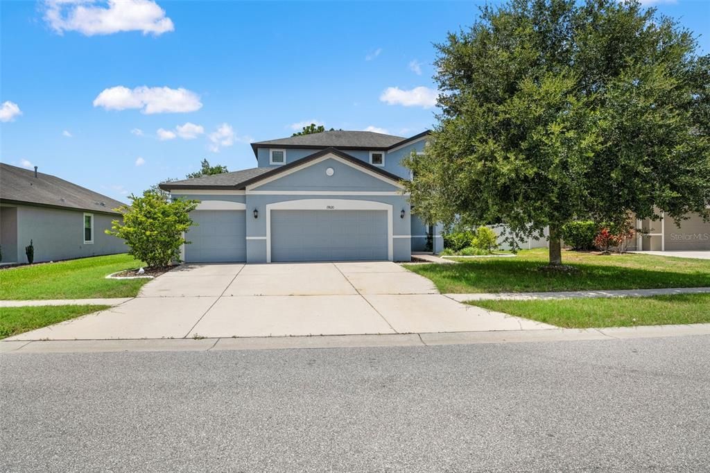 Activo con contrato: $434,000 (4 camas, 3 baños, 2552 Pies cuadrados)