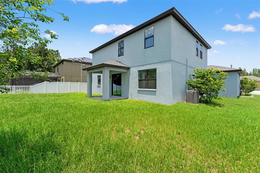 Activo con contrato: $434,000 (4 camas, 3 baños, 2552 Pies cuadrados)