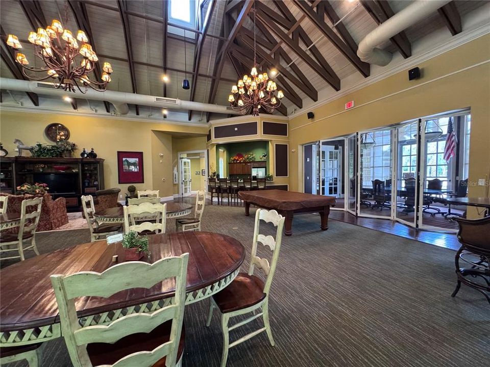 Activo con contrato: $434,000 (4 camas, 3 baños, 2552 Pies cuadrados)