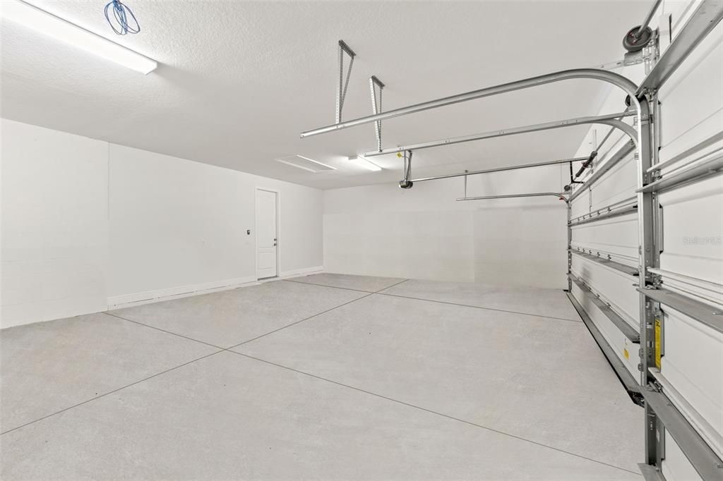 Activo con contrato: $434,000 (4 camas, 3 baños, 2552 Pies cuadrados)