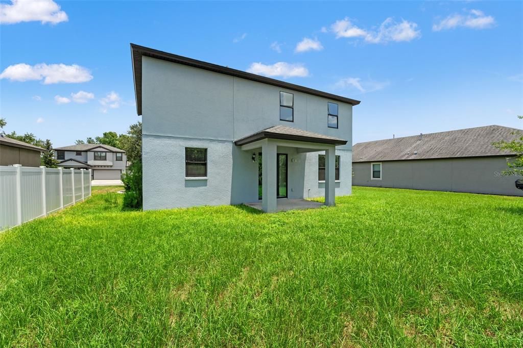 Activo con contrato: $434,000 (4 camas, 3 baños, 2552 Pies cuadrados)