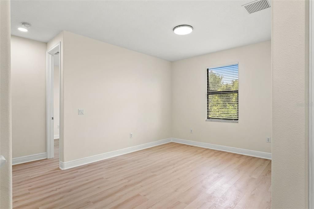 Activo con contrato: $434,000 (4 camas, 3 baños, 2552 Pies cuadrados)