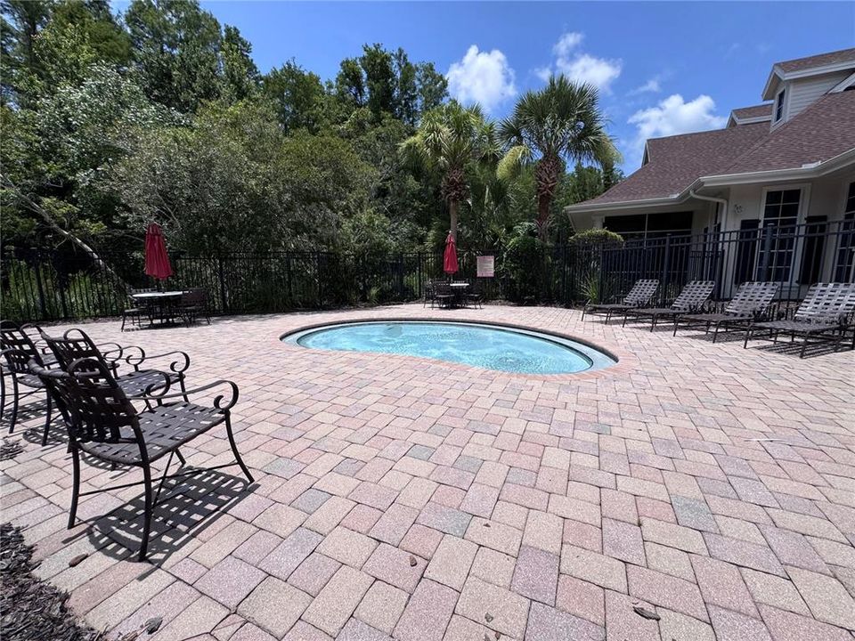 Activo con contrato: $434,000 (4 camas, 3 baños, 2552 Pies cuadrados)