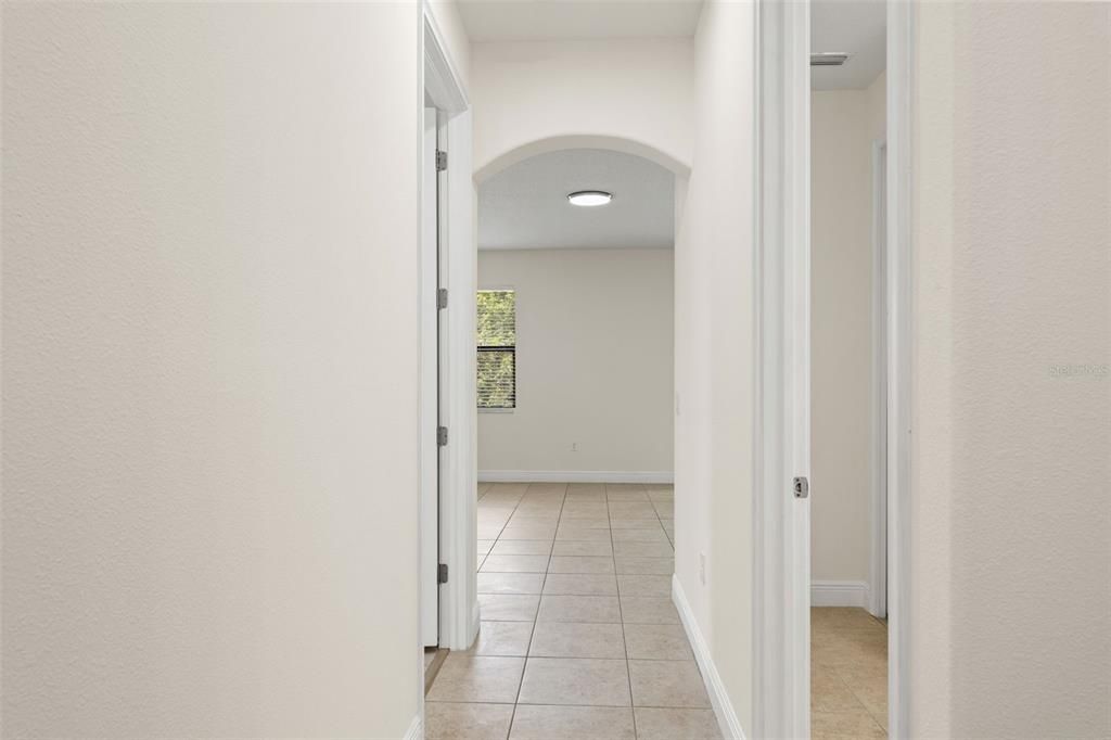 Activo con contrato: $434,000 (4 camas, 3 baños, 2552 Pies cuadrados)