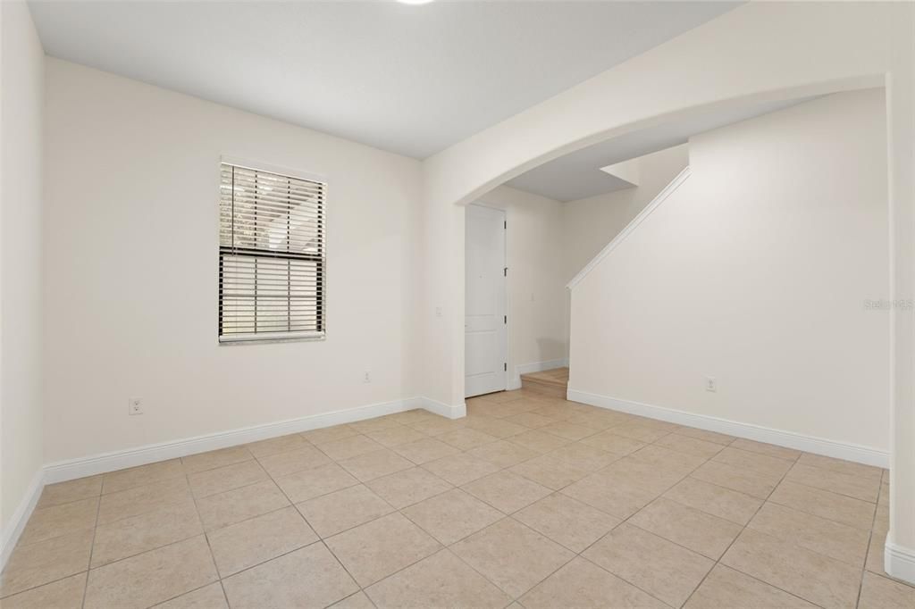 Activo con contrato: $434,000 (4 camas, 3 baños, 2552 Pies cuadrados)