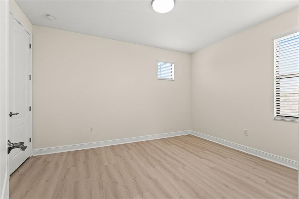 Activo con contrato: $434,000 (4 camas, 3 baños, 2552 Pies cuadrados)