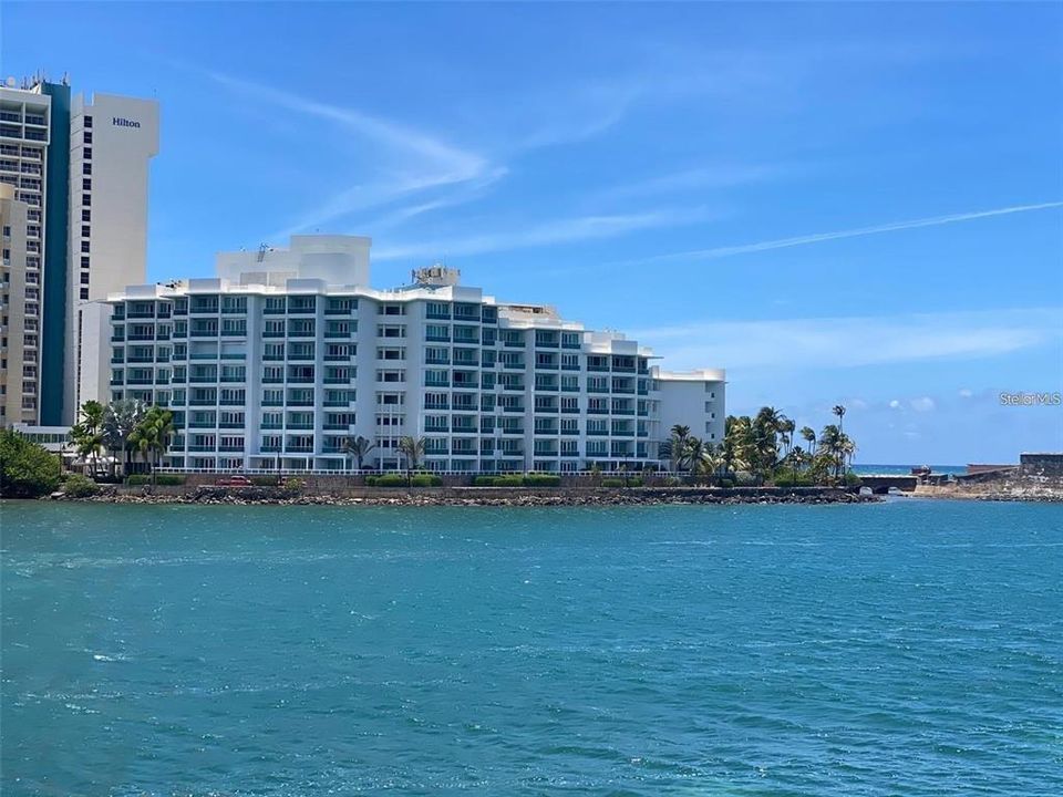 出租: $2,500 (0 贝兹, 1 浴室, 200 平方英尺)