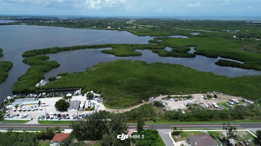 En Venta: $5,500,000 (10.32 acres)