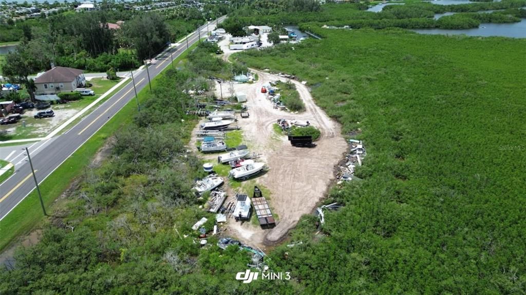 En Venta: $5,500,000 (10.32 acres)