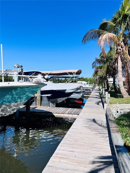 En Venta: $5,500,000 (10.32 acres)