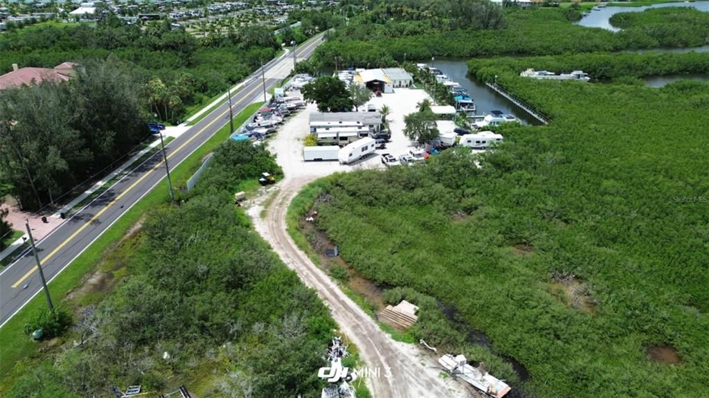 En Venta: $5,500,000 (10.32 acres)