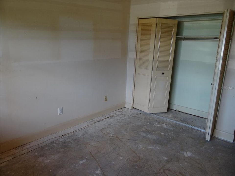 待售: $70,000 (2 贝兹, 1 浴室, 1110 平方英尺)