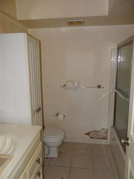 待售: $70,000 (2 贝兹, 1 浴室, 1110 平方英尺)