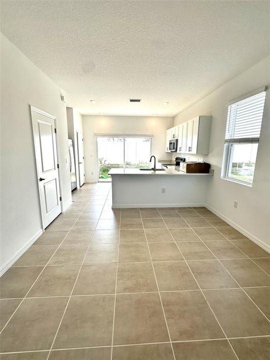 For Rent: $2,195 (2 beds, 2 baths, 1200 Square Feet)