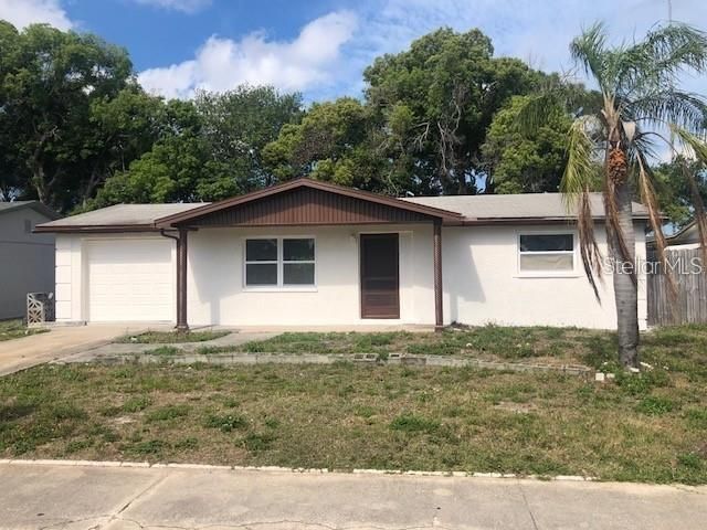 Recently Rented: $1,395 (2 beds, 1 baths, 1272 Square Feet)