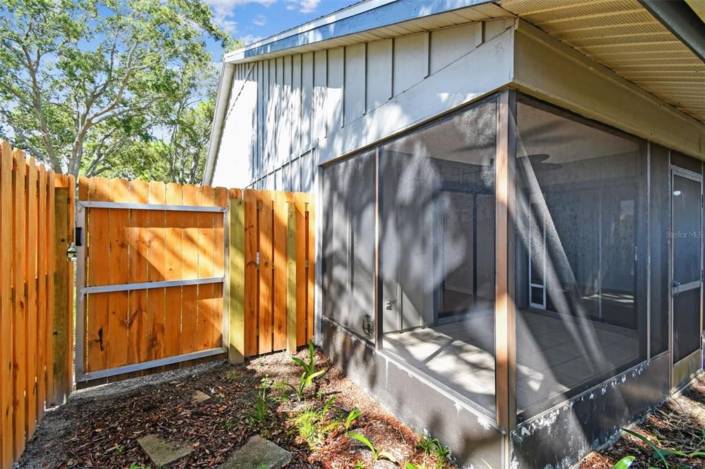 Active With Contract: $179,916 (2 beds, 2 baths, 1070 Square Feet)